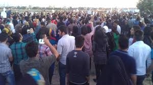 MANIFESTATIONS AHOIZIHWASAH  POUR CONDAMNER LE PROJET TUNNEL DE KOHRANJ QUI SERT A TRANSFÉRER  L'EAU DE LA RIVIÈRE KAROUN VERS LA VILLE D'ISFAHAN IRANIENNE.