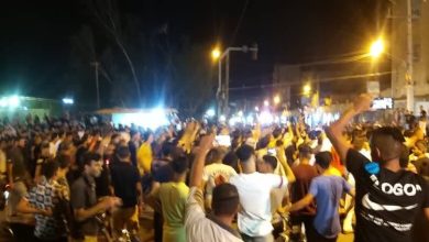 خرج عدد من المواطنيين الاحوازيين في مدينتي الحميدية و البسيتين مساء اليوم الخميس